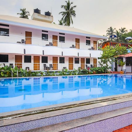Oyo 22056 Arambol Plaza Beach Resort Екстериор снимка